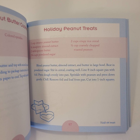 Celebrate It Christmas Tree GM4510 NWT Bundle 4 Cookie Cutters & Cookie Cookbook - Picture 9 of 9